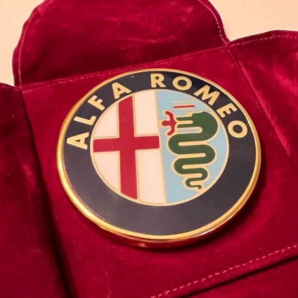 Alfa Romeo Paperweight - Picture 2 of 7